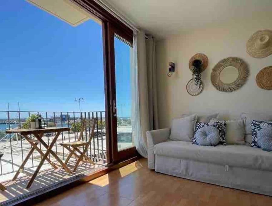 Апартаменты New Loft Seaview Port Камбрильс Экстерьер фото